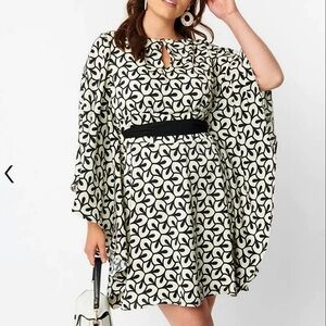 Smak Parlour Unique Vintage Retro Abstract 60's Flutter Winged Dress Medium